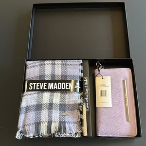 NWT Steve Madden gift set- scarf and wallet lavender